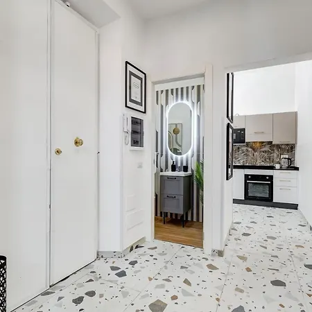 Chiara - A New Luxury Star Is Born In Rome! Willa *