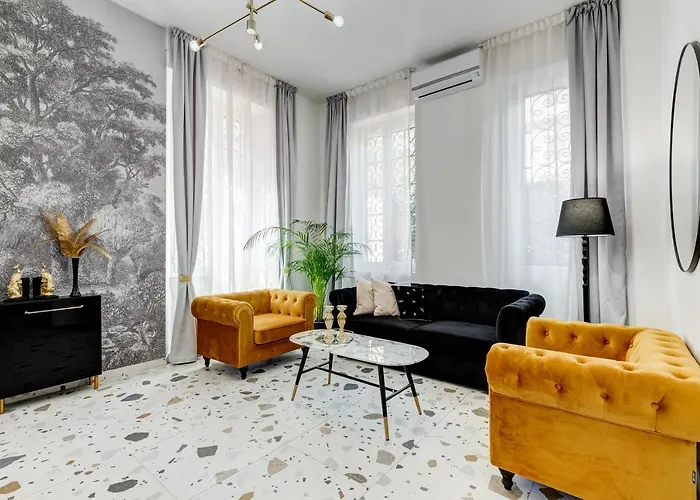 Chiara - A New Luxury Star Is Born In Rome! * Roma